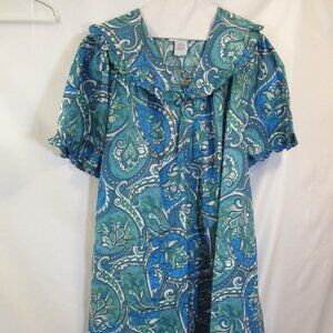 Models Coat housecoat in paisley blue and green  PXL